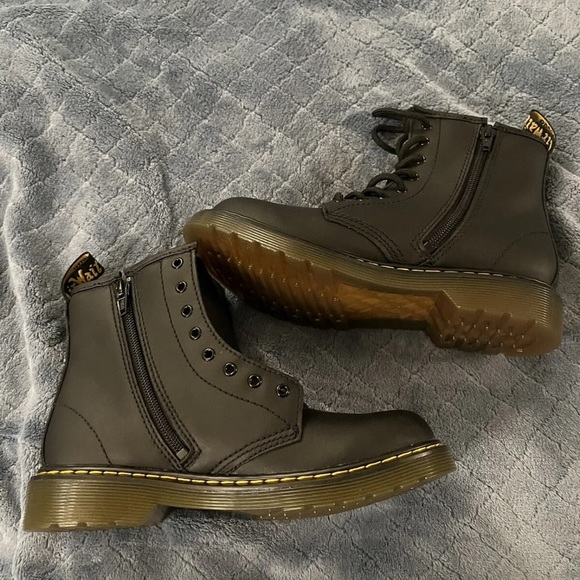 Dr Martens 1460 Black Leather Boots Women's size 5, NEW (Nike adidas puma Reebok - Picture 2 of 4